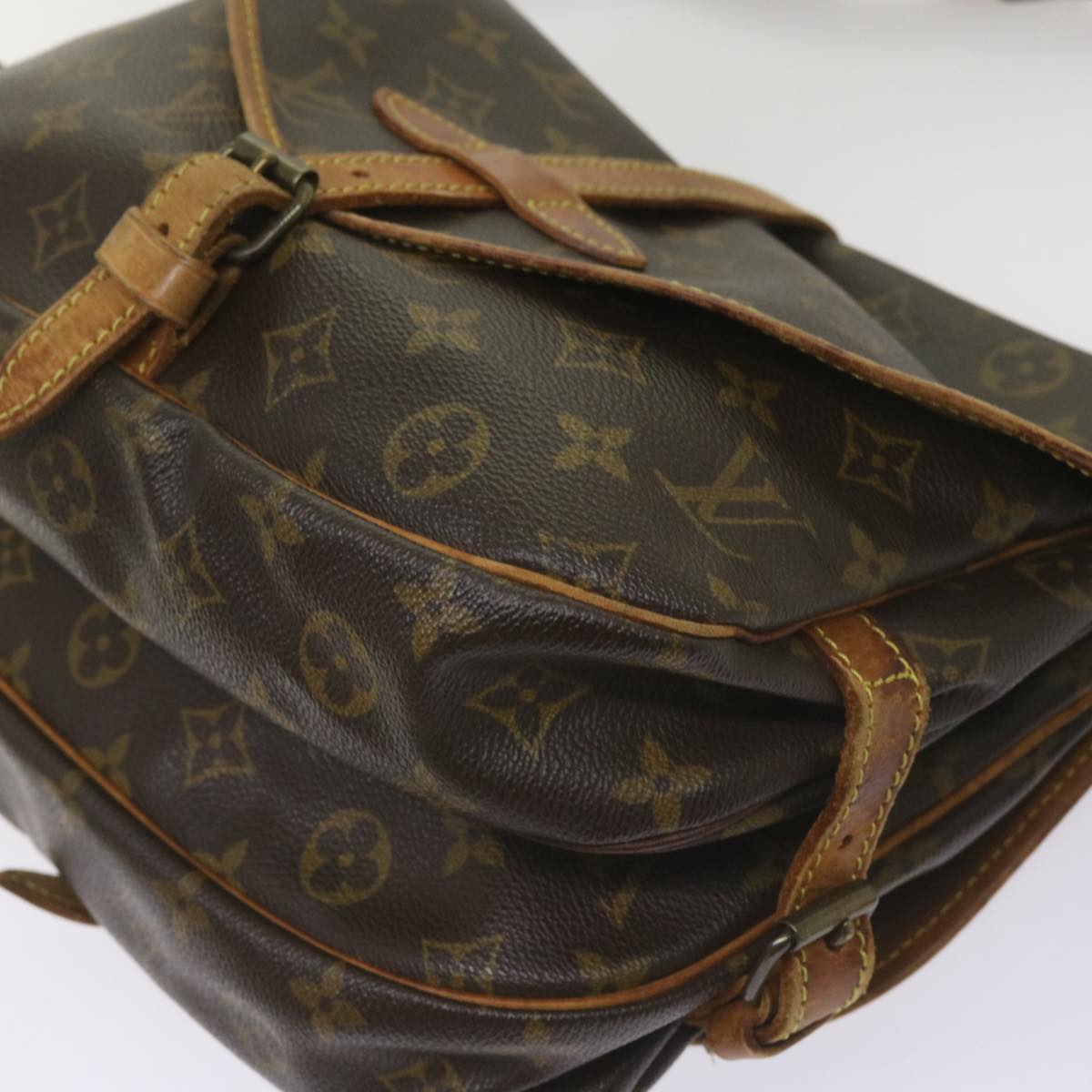 LOUIS VUITTON Monogram Saumur 30 Shoulder Bag M42256 LV Auth hk1165