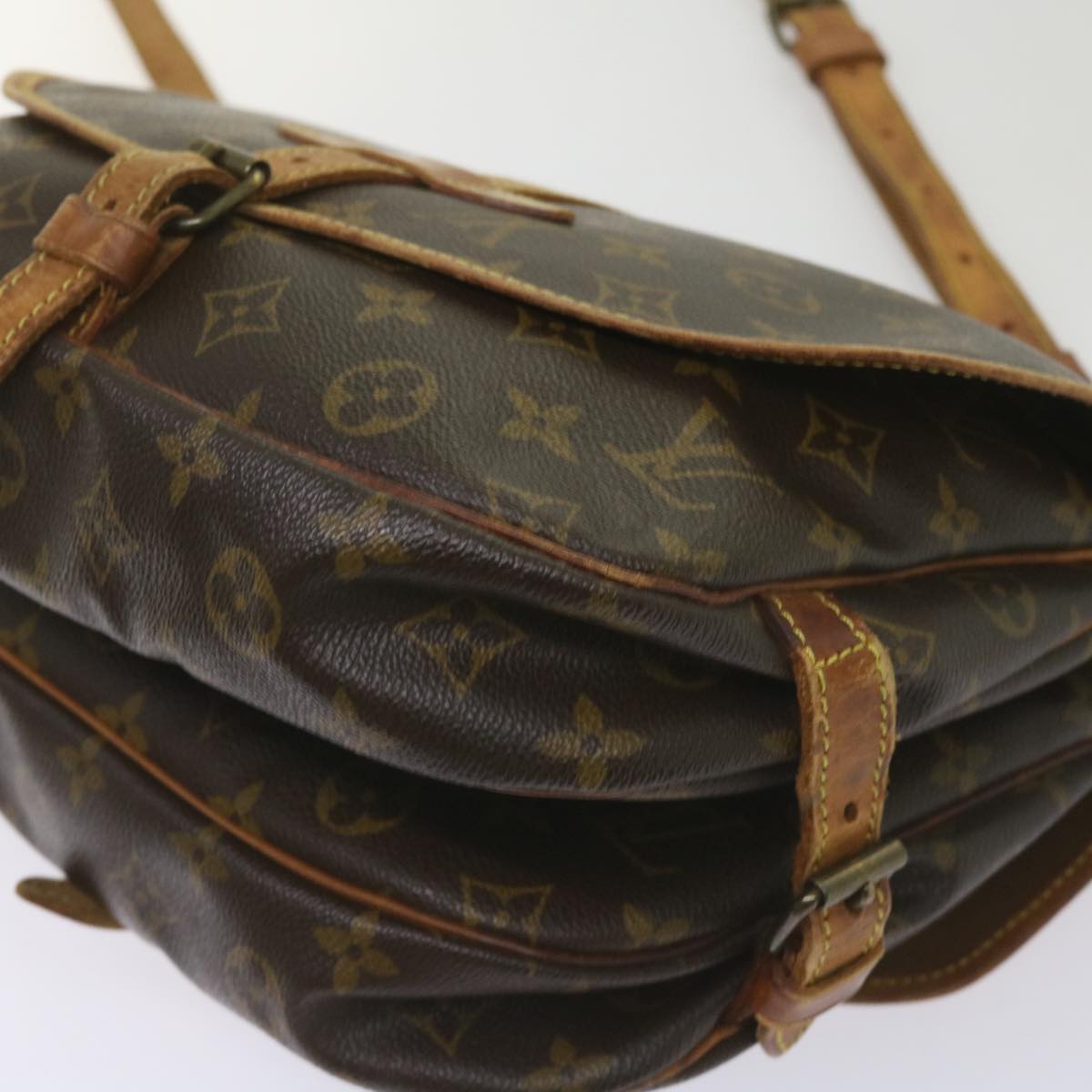 LOUIS VUITTON Monogram Saumur 30 Shoulder Bag M42256 LV Auth hk1165