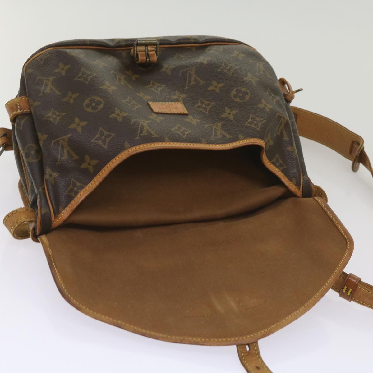 LOUIS VUITTON Monogram Saumur 30 Shoulder Bag M42256 LV Auth hk1165