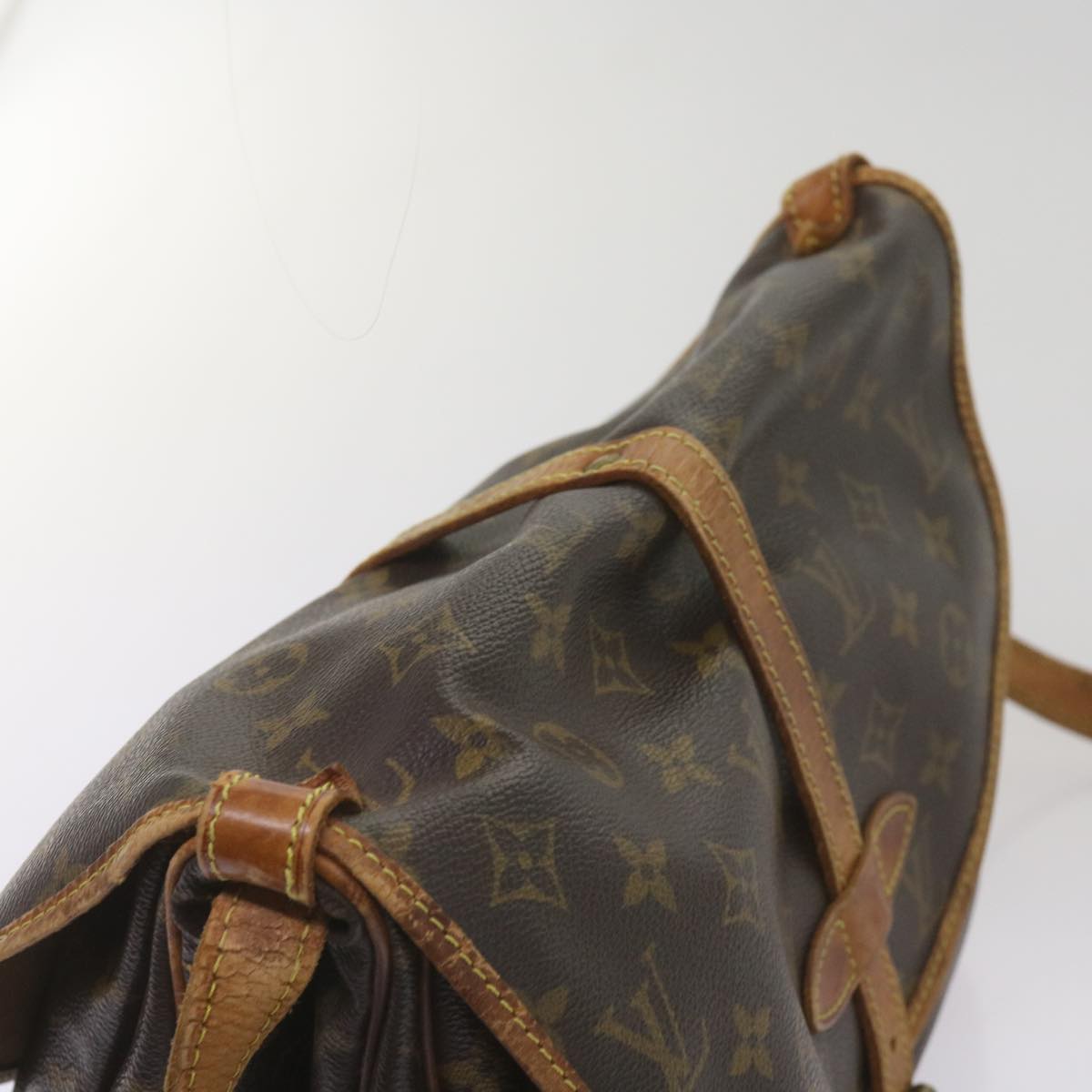 LOUIS VUITTON Monogram Saumur 30 Shoulder Bag M42256 LV Auth hk1165