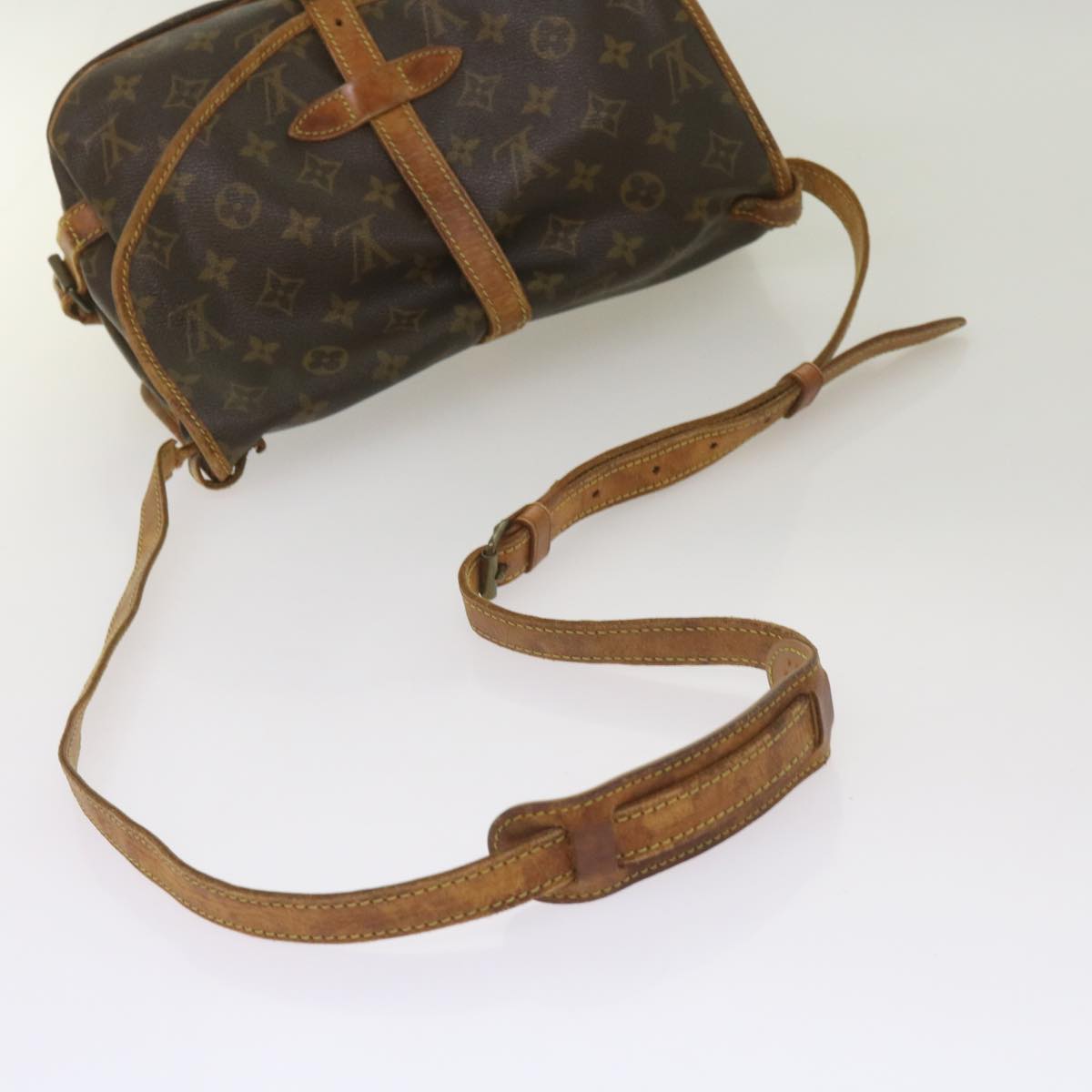 LOUIS VUITTON Monogram Saumur 30 Shoulder Bag M42256 LV Auth hk1165