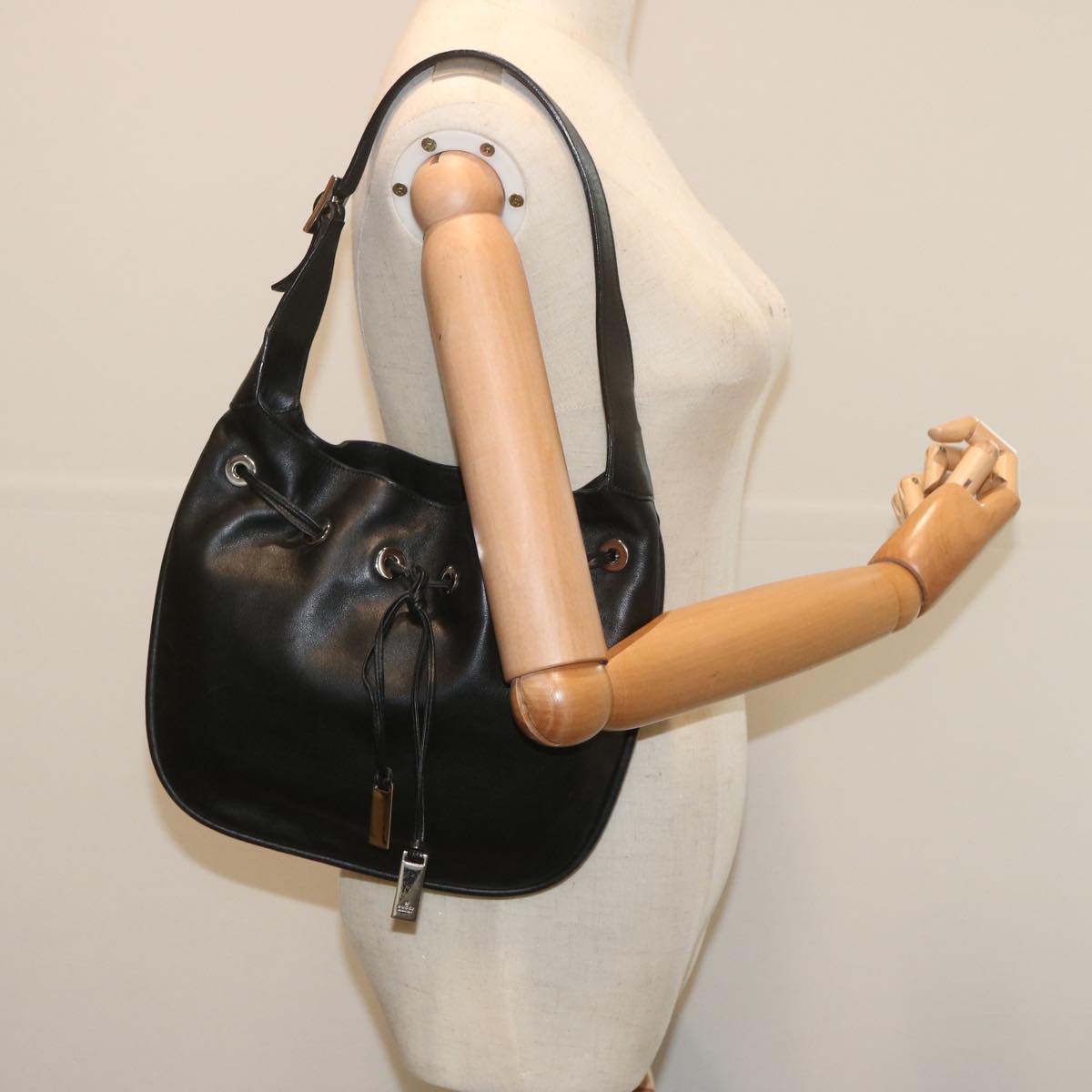 GUCCI Shoulder Bag Leather Black Auth hk1169