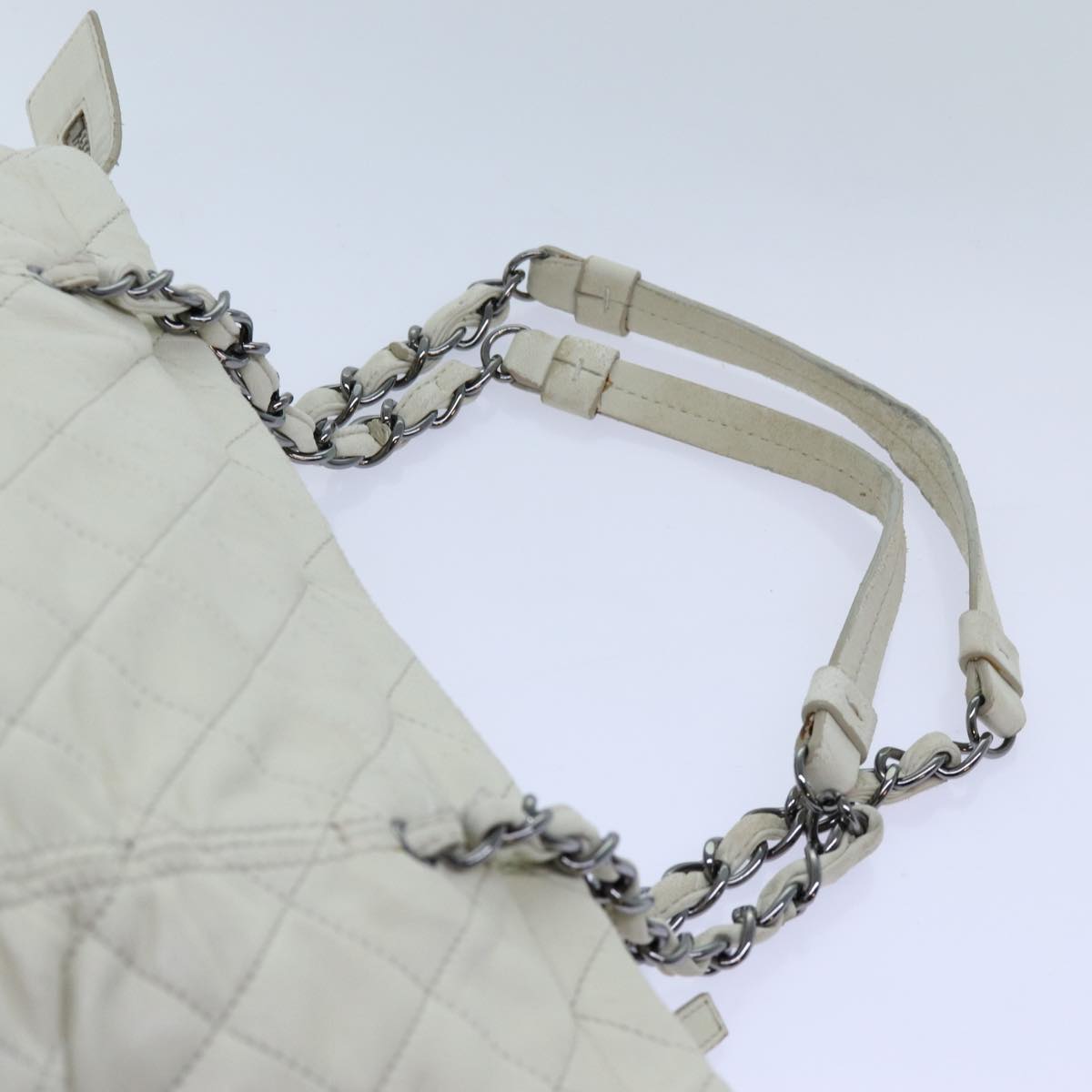 CHANEL Matelasse Chain Shoulder Bag Lamb Skin White CC Auth hk1197