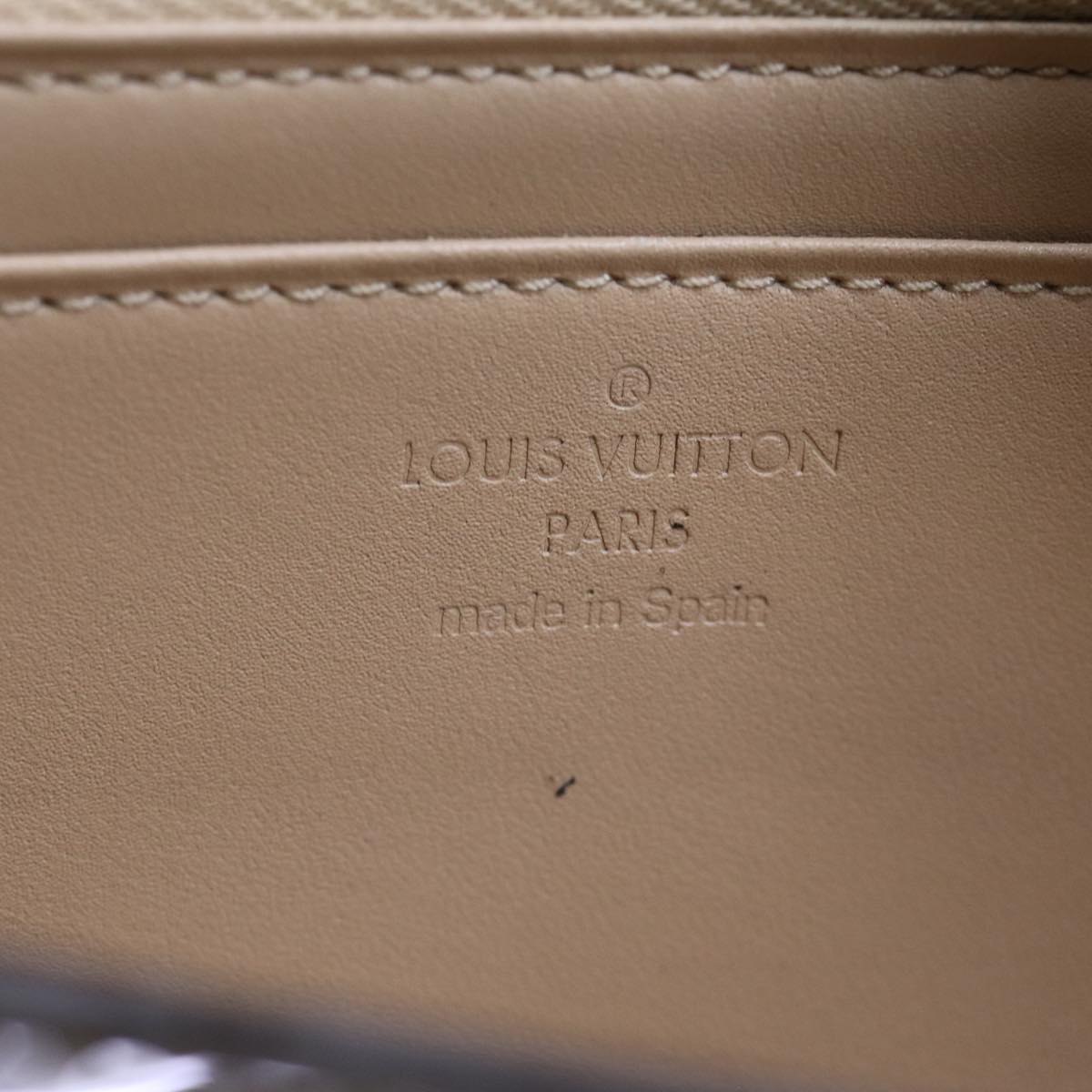 LOUIS VUITTON Portefeuille Louise Wallet Patent leather Dunne M61318 Auth hk1249