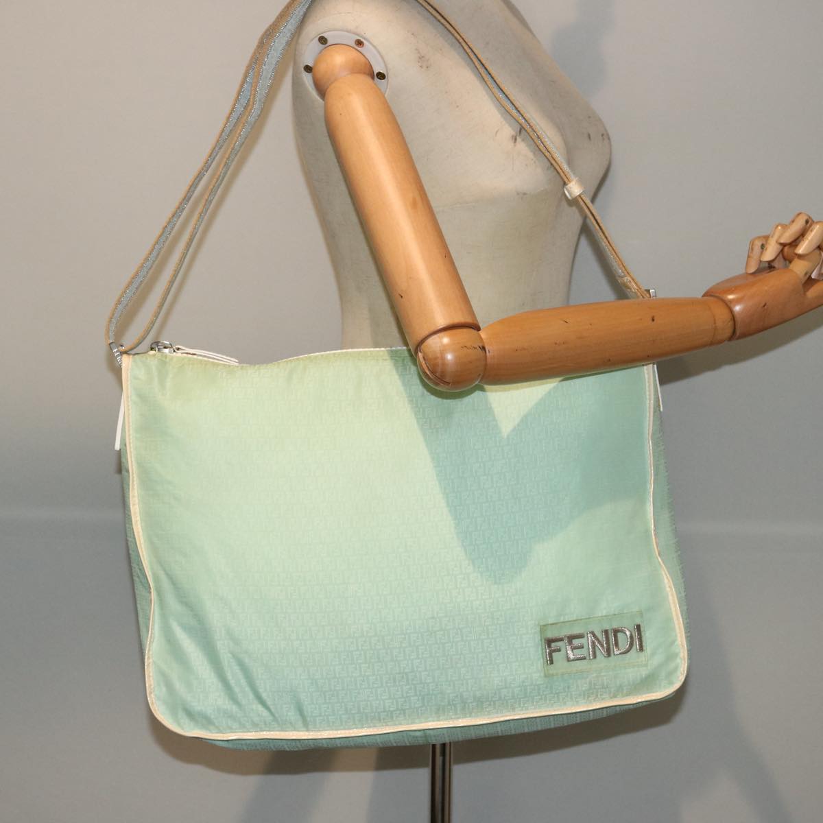 FENDI Zucchino Canvas Shoulder Bag Nylon Green Auth hk1304