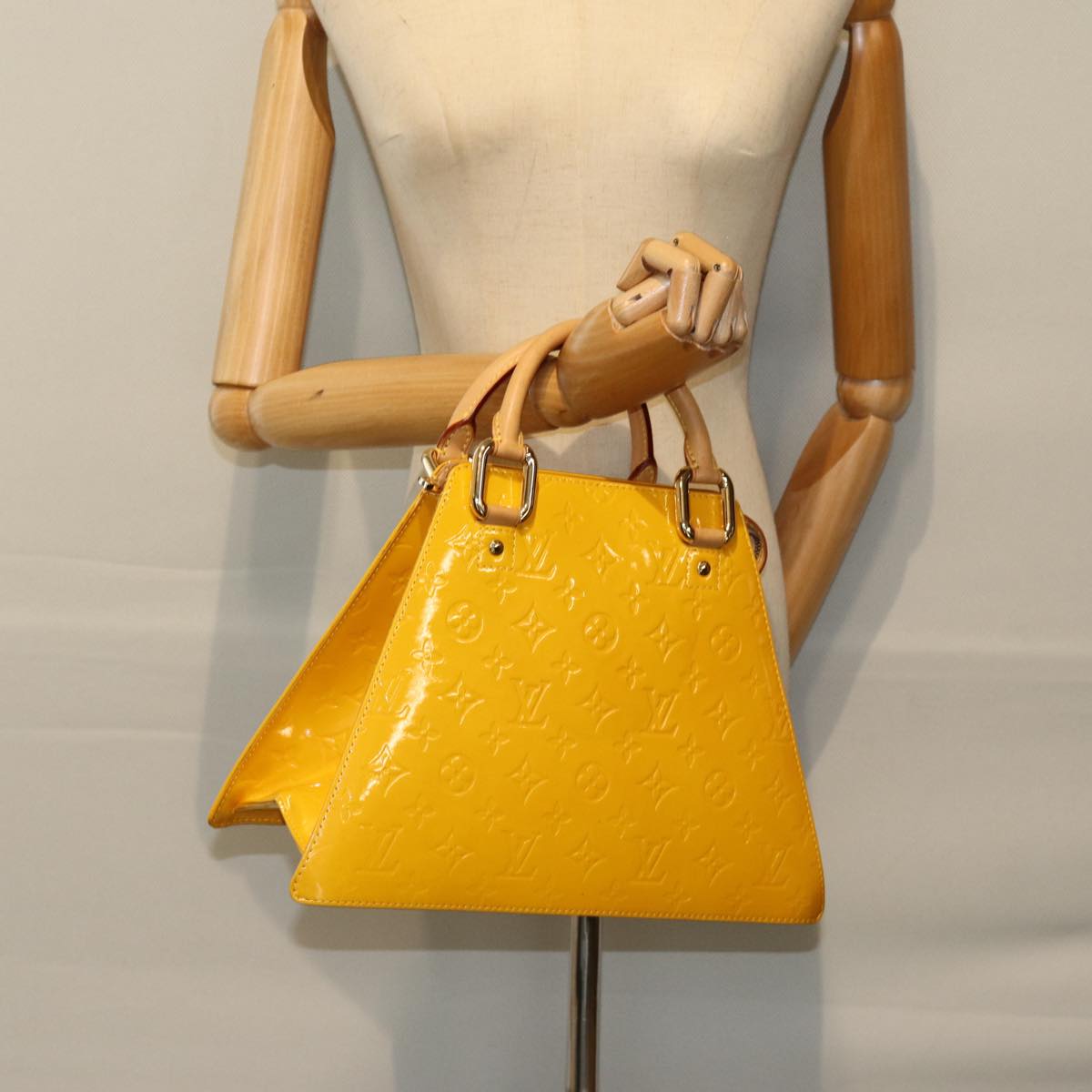 LOUIS VUITTON Monogram Vernis Forsyth Hand Bag Jaune M91112 LV Auth hk1325