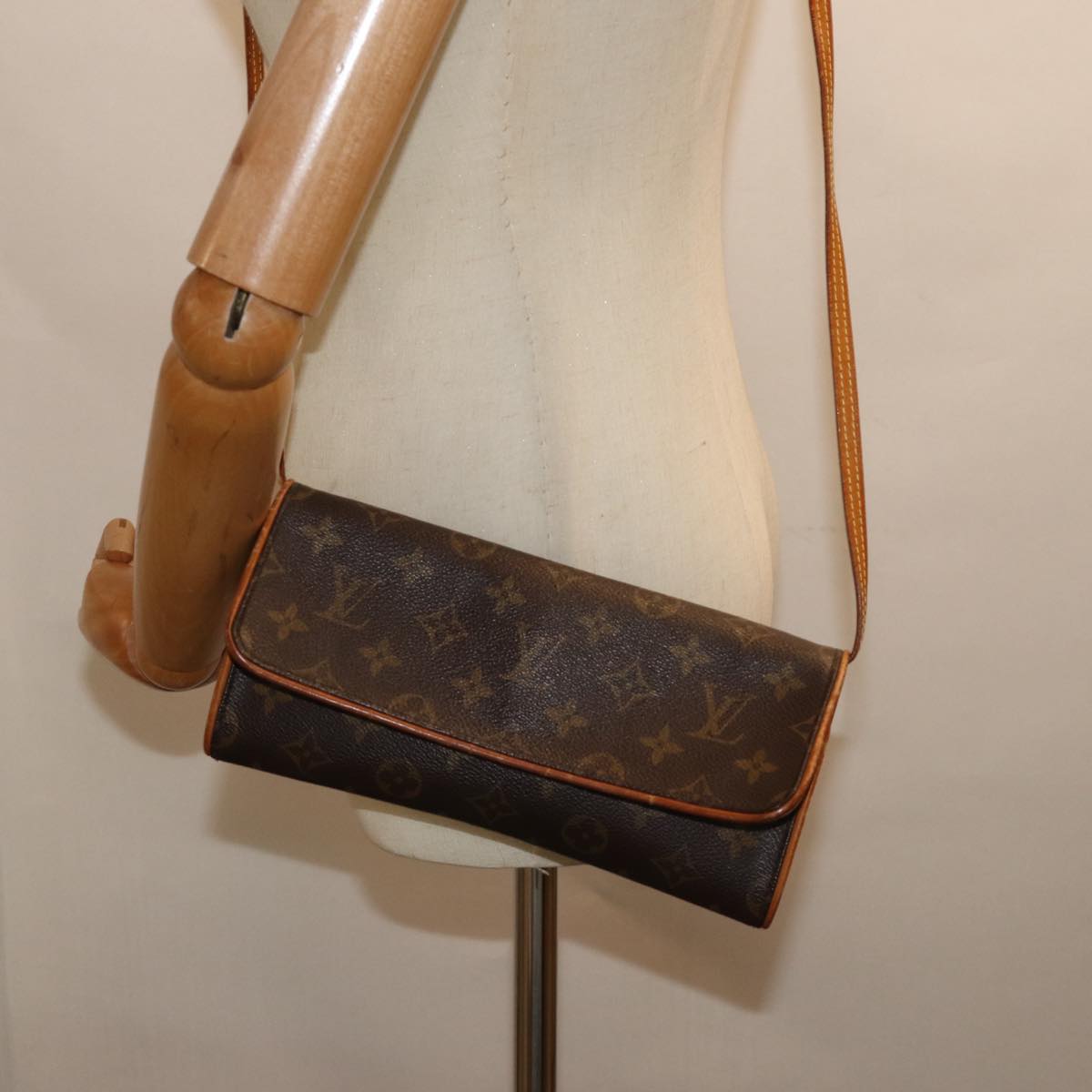 LOUIS VUITTON Monogram Pochette Twin GM Shoulder Bag M51852 LV Auth hk1343