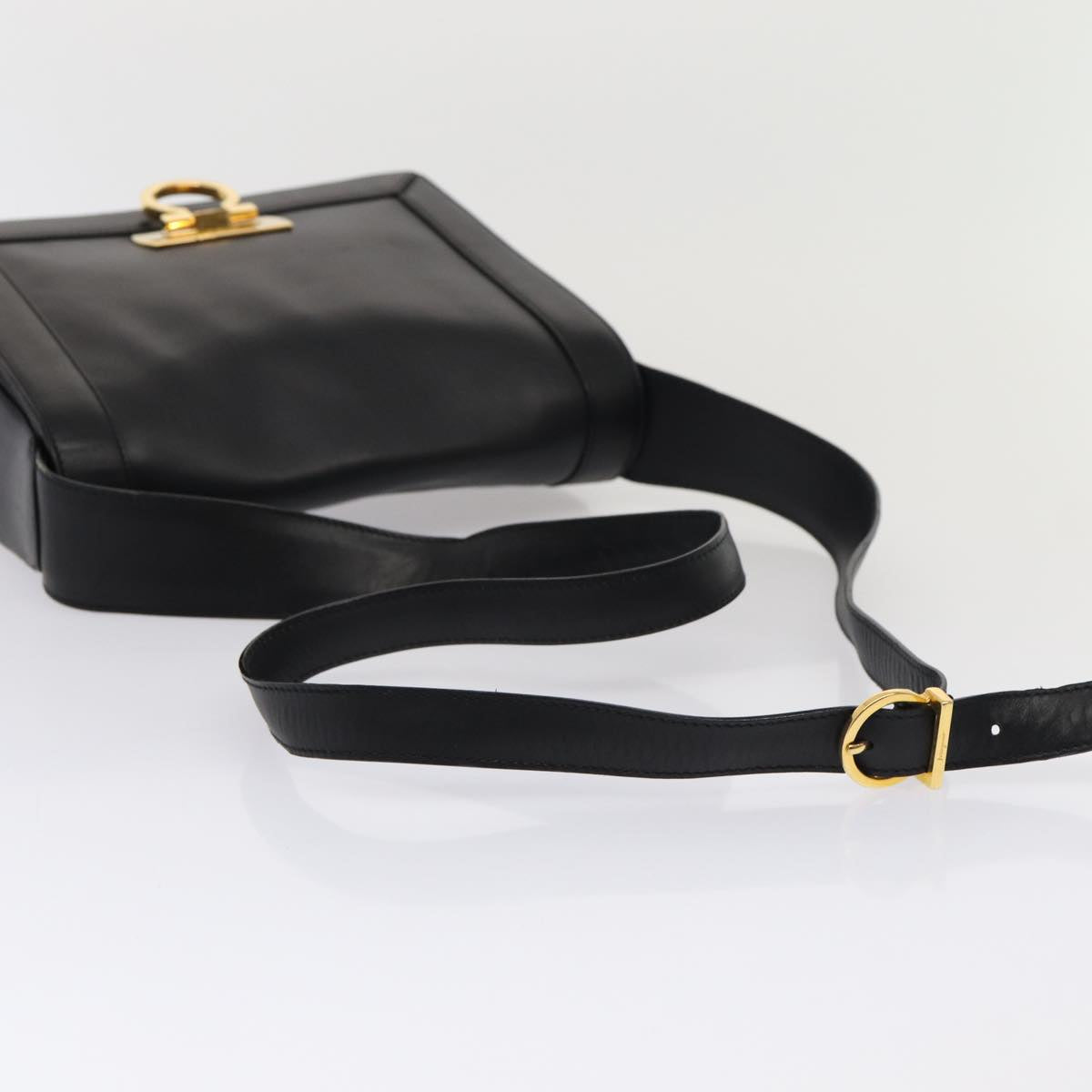 Salvatore Ferragamo Gancini Shoulder Bag Leather Black Auth hk1453