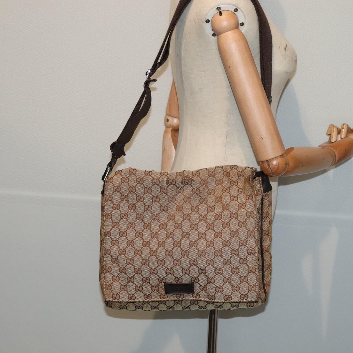 GUCCI GG Canvas Shoulder Bag Beige 146236 Auth hk1458