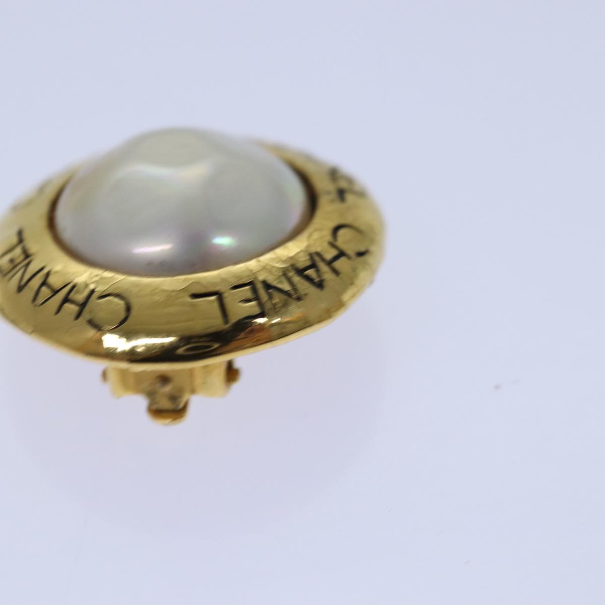 CHANEL Pearl Earring metal Gold CC Auth hk1468