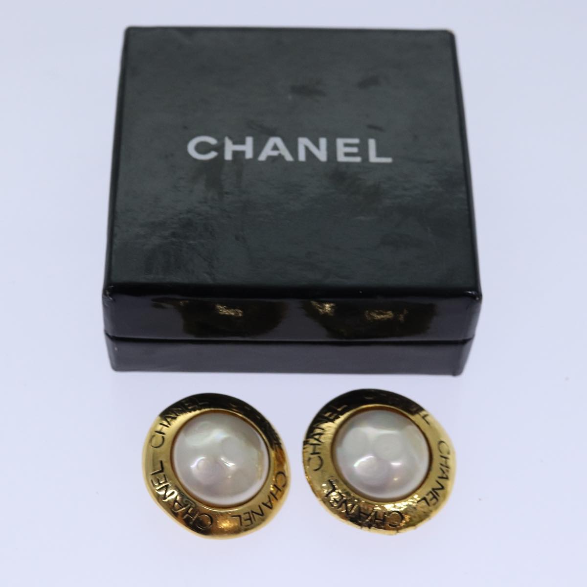 CHANEL Pearl Earring metal Gold CC Auth hk1468