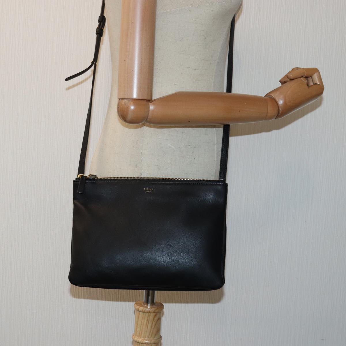 CELINE Trio Shoulder Bag Leather Black Auth hk1471