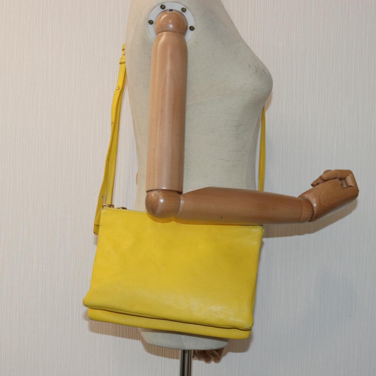 CELINE Trio Shoulder Bag Leather Yellow Auth hk1472