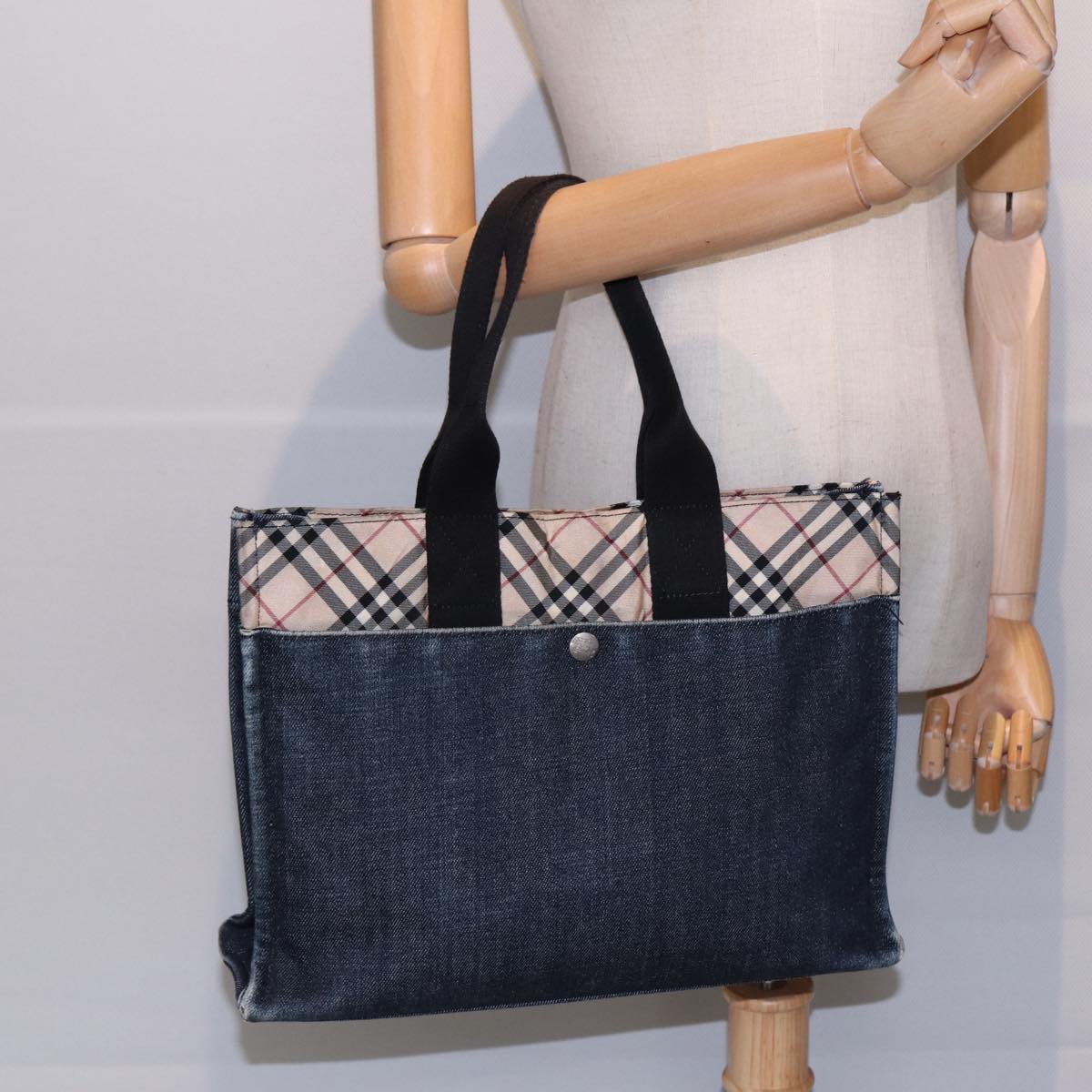 BURBERRY Nova Check Hand Bag Denim Nylon Navy Beige Silver Auth hk1572