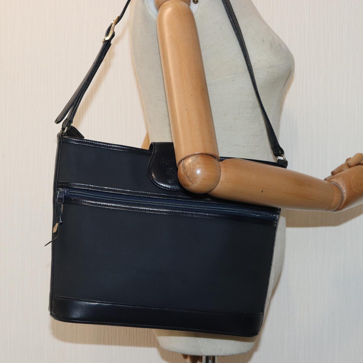 Burberrys Shoulder Bag Nylon Leather Navy Gold Auth hk1626