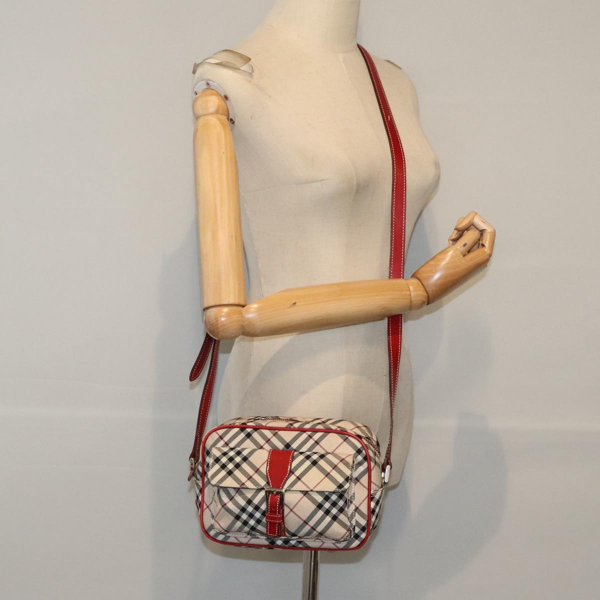 BURBERRY Nova Check Shoulder Bag Canvas Leather Beige Red Auth hk1650