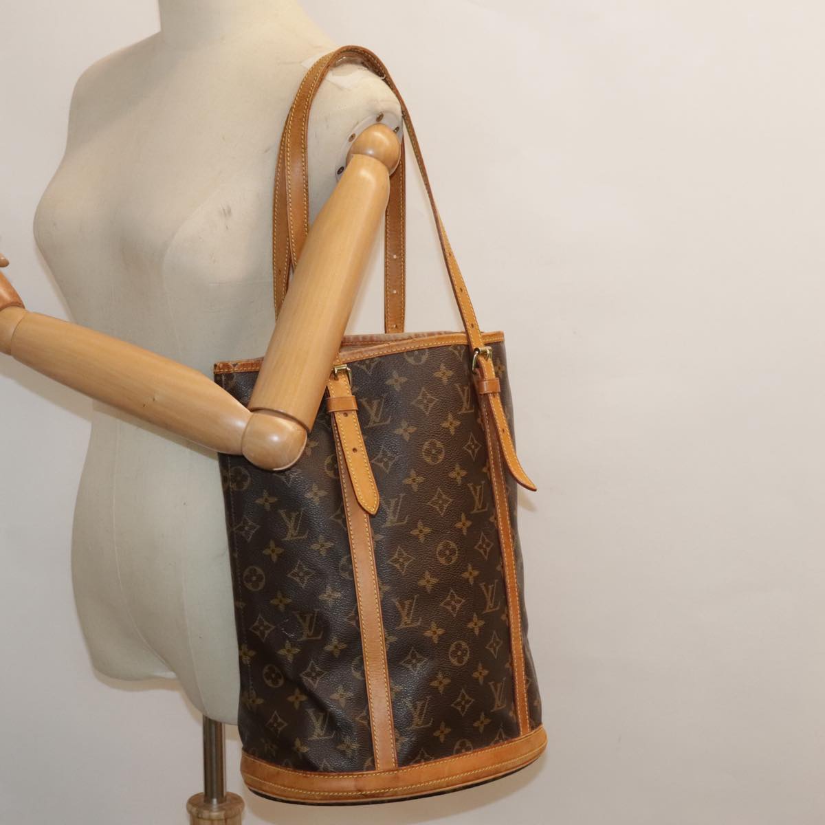 LOUIS VUITTON Monogram Bucket GM Shoulder Bag M42236 LV Auth hk1680