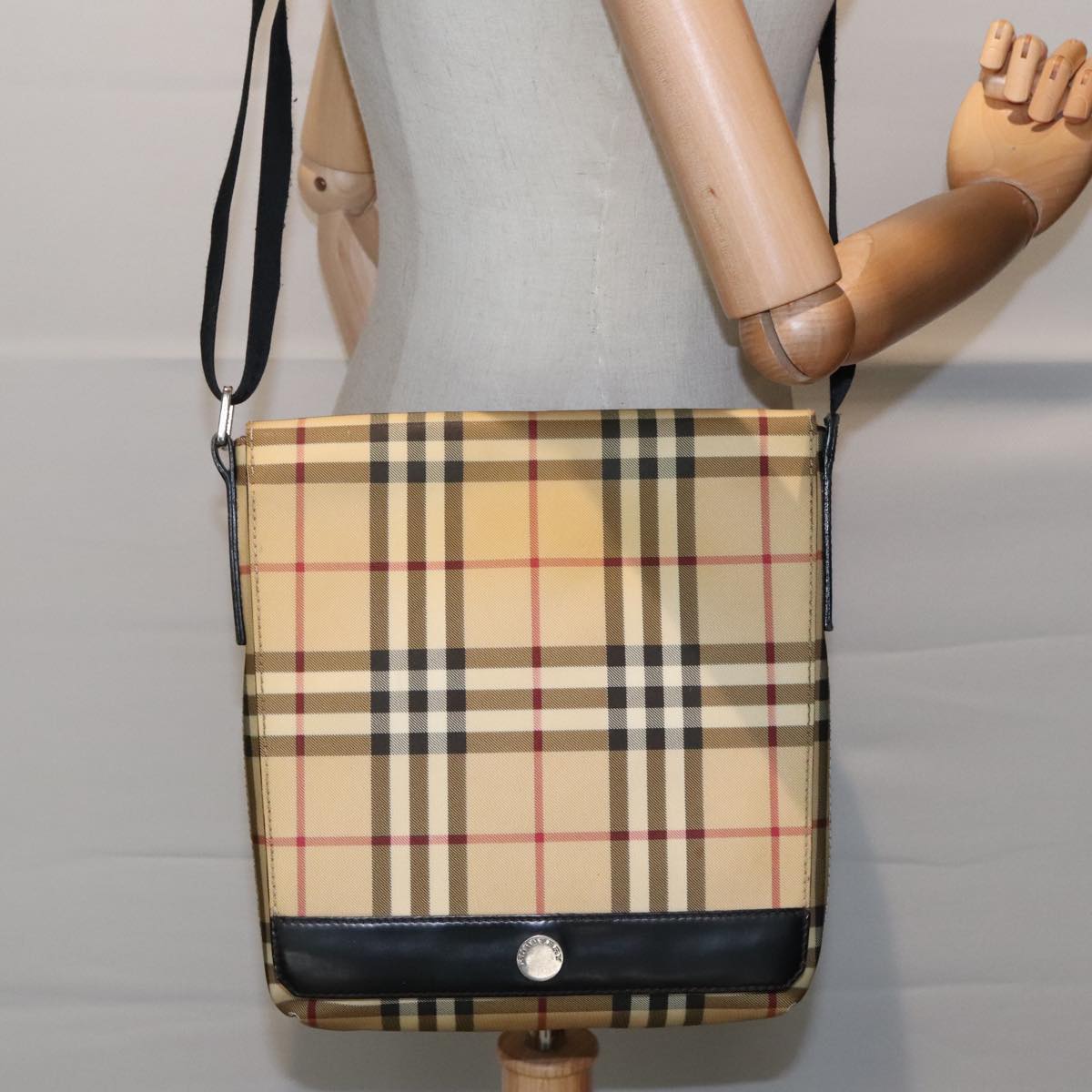 BURBERRY Nova Check Shoulder Bag PVC Beige Auth hk1702