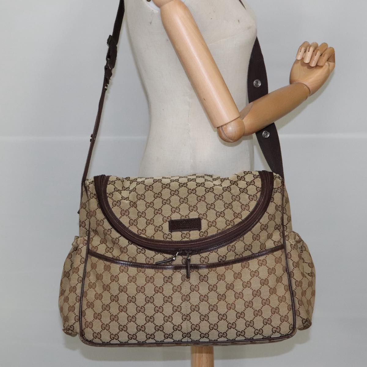 GUCCI GG Canvas Shoulder Bag Beige Silver 123326 Auth hk1738