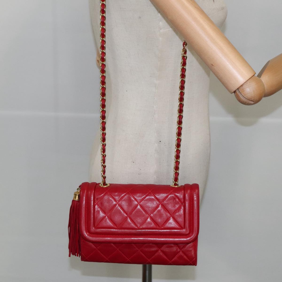 CHANEL Matelasse Chain Shoulder Bag Lamb Skin Red Gold CC Auth hk1785