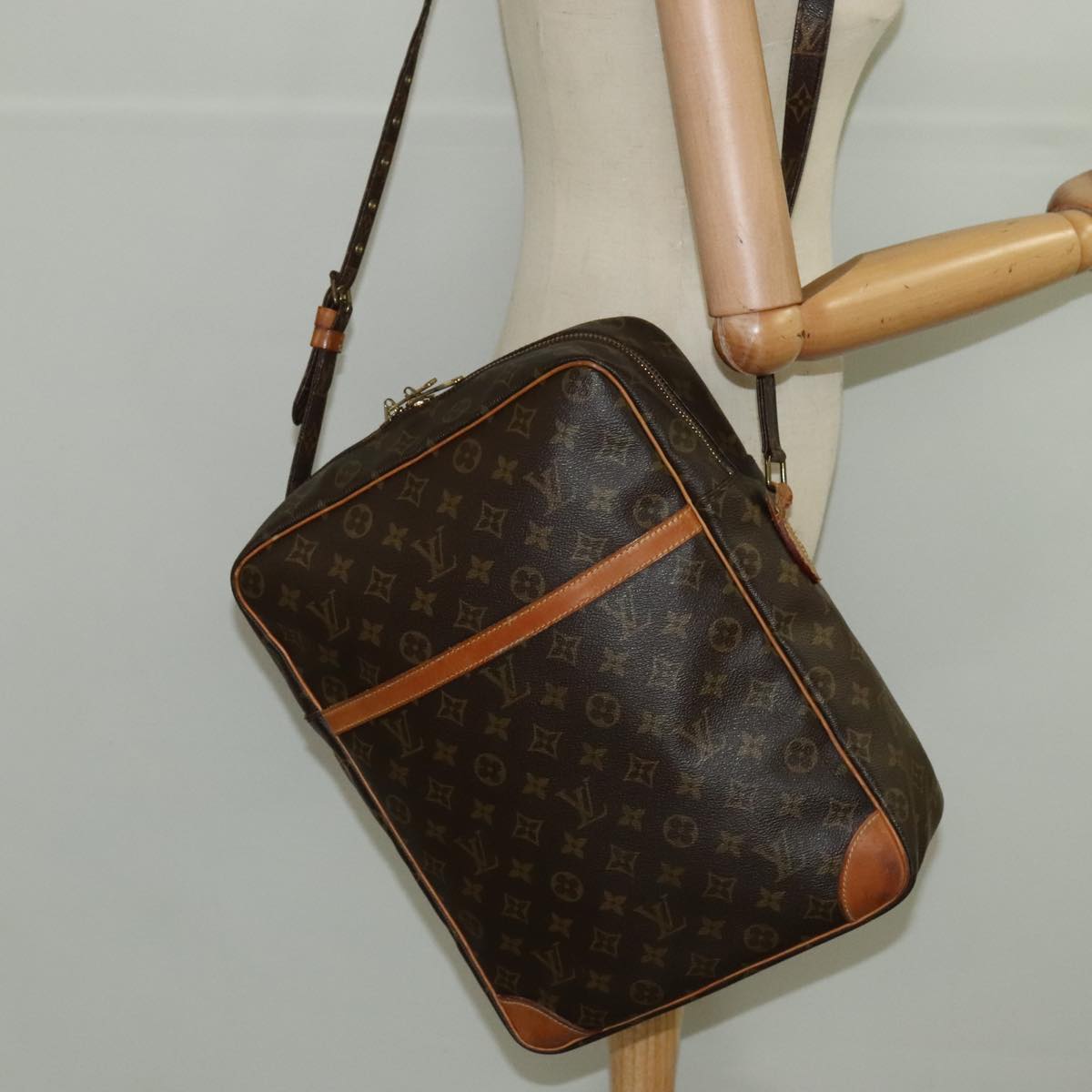 LOUIS VUITTON Monogram Danube GM Shoulder Bag M45262 LV Auth hk1822