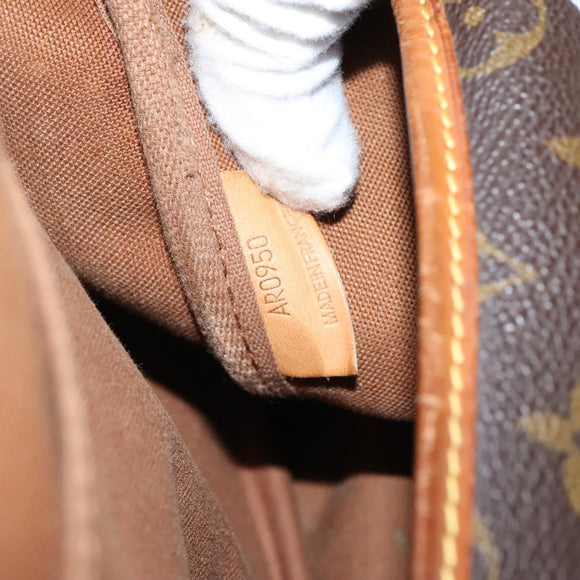 LOUIS VUITTON Monogram Saumur 35 Shoulder Bag M42254 LV Auth hk2284