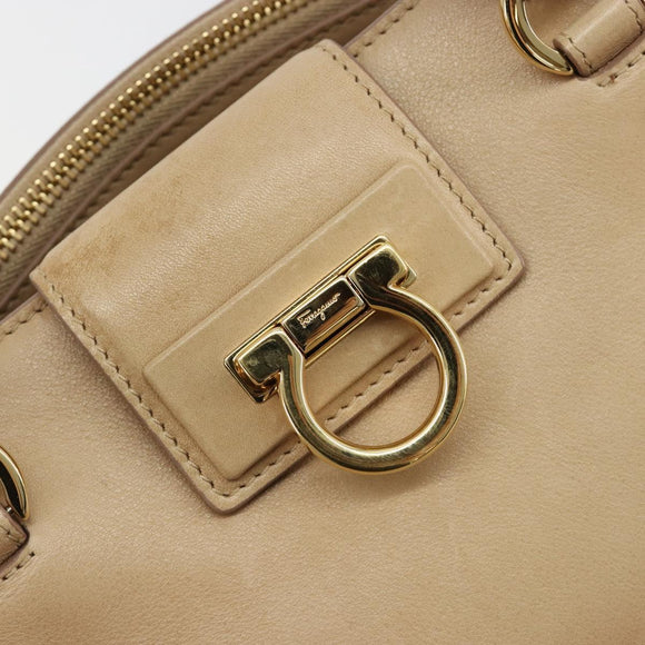 Salvatore Ferragamo Gancini Handtasche Leder Beige Gold Auth hk2805