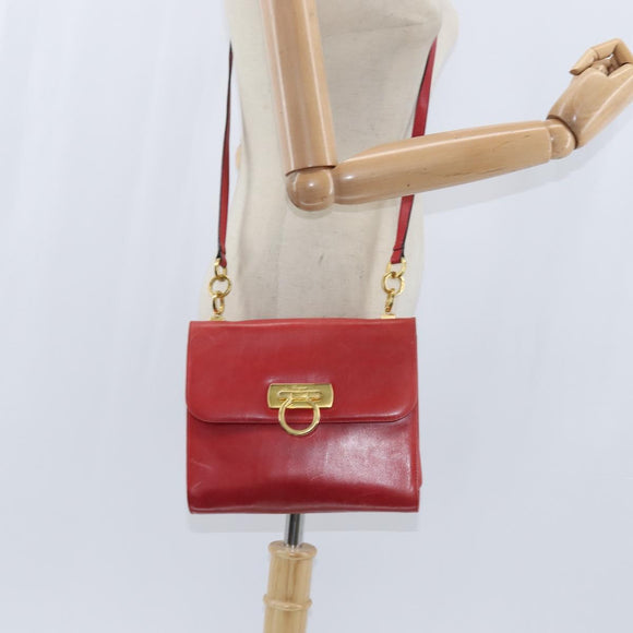 Salvatore Ferragamo Gancini Shoulder Bag Leather Red Gold Auth hk3177