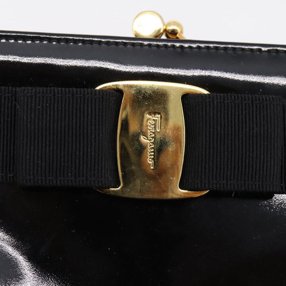 Salvatore Ferragamo Chain Gancini Bag Patent leather Black Gold Auth hk4140A