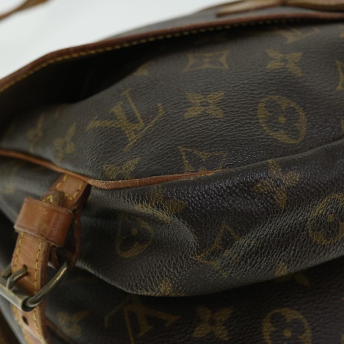 LOUIS VUITTON Monogram Saumur 30 Shoulder Bag M42256 LV Auth hk818