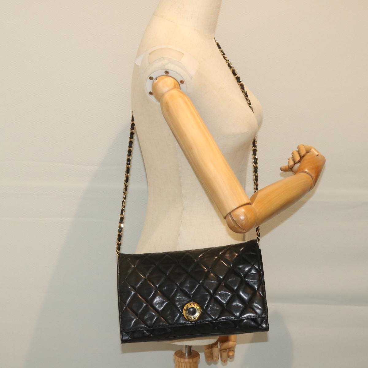 CHANEL Matelasse Chain Shoulder Bag Lamb Skin Black CC Auth hk876