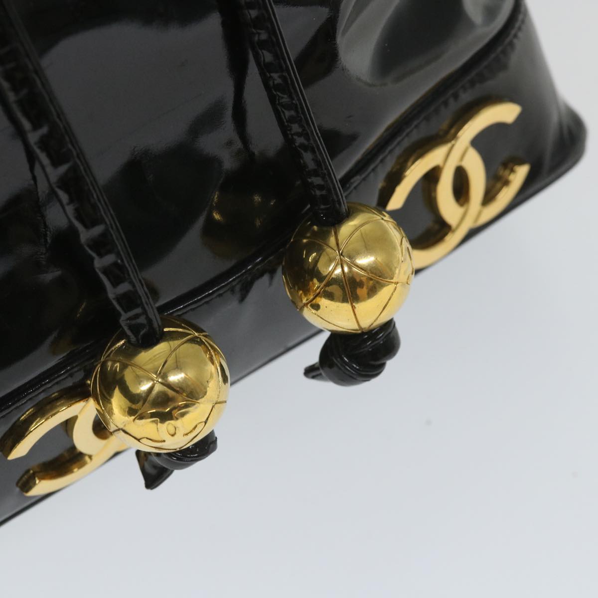 CHANEL Shoulder Bag Patent leather Black CC Auth hk899