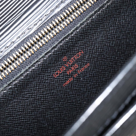 LOUIS VUITTON Epi Serie Dragonne Clutch Bag Black Noir M52612 LV Auth ka077