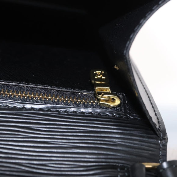 LOUIS VUITTON Epi Serie Dragonne Clutch Bag Black Noir M52612 LV Auth ka1030