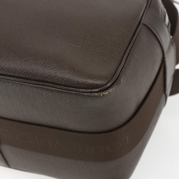 LOUIS VUITTON Taiga Reporter PM Shoulder Bag Grizzly M30158 LV Auth ka1358