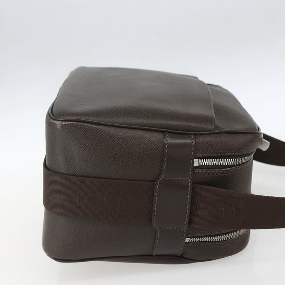 LOUIS VUITTON Taiga Reporter PM Shoulder Bag Grizzly M30158 LV Auth ka1358