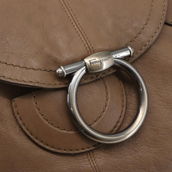 Salvatore Ferragamo Gancini Shoulder Bag Leather Beige Auth ka1679