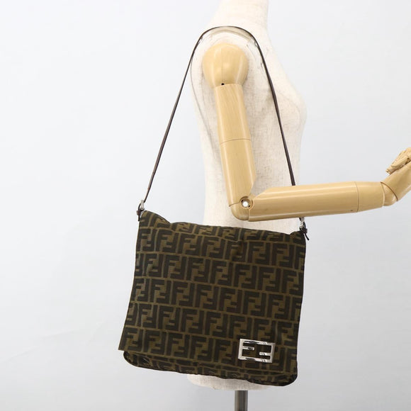 FENDI Zucca Canvas Shoulder Bag Black Brown Auth ka3016