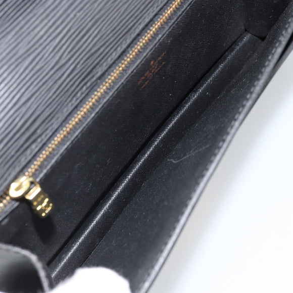 LOUIS VUITTON Epi Serie Dragonne Clutch Bag Black Noir M52612 LV Auth ka3132