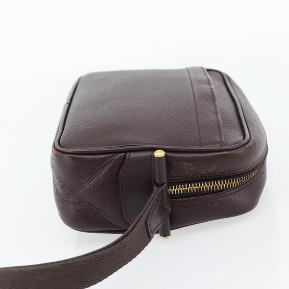 LOUIS VUITTON Taiga Karga Clutch Bag Ardoise M30812 LV Auth ka4427