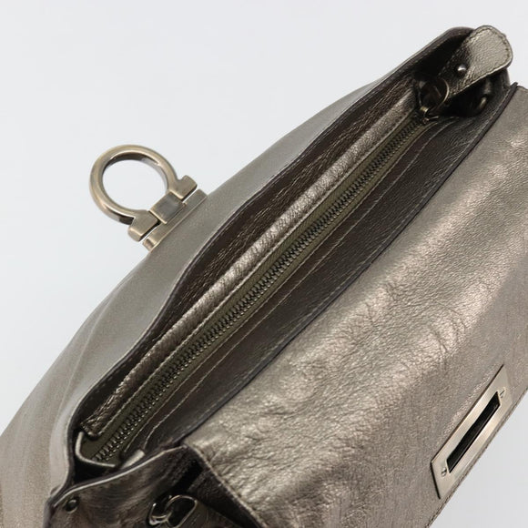 Salvatore Ferragamo Gancini Handtasche Leder Silber Auth ka4466