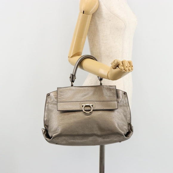Salvatore Ferragamo Gancini Handtasche Leder Silber Auth ka4466