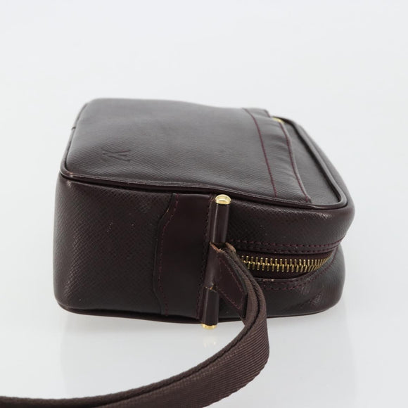 LOUIS VUITTON Taiga Karga Clutch Bag Acajou M30816 LV Auth ka4500
