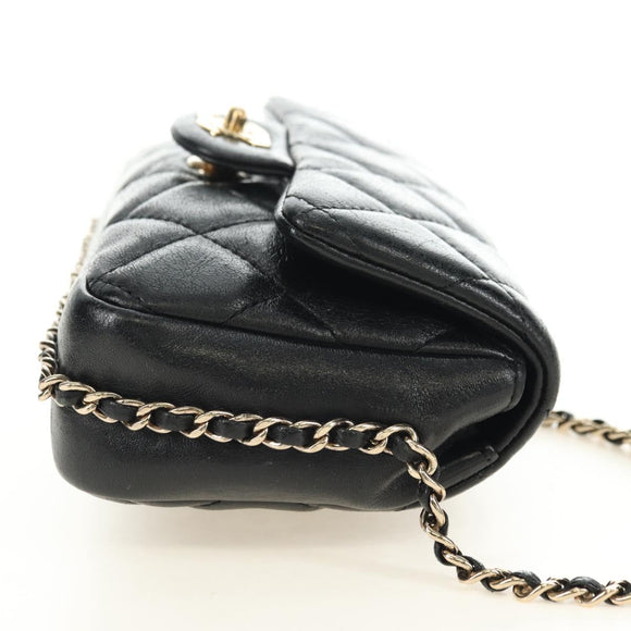 CHANEL Matelassé Perlenketten-Schultertasche Lammleder Schwarz Gold CC Auth ka4643M
