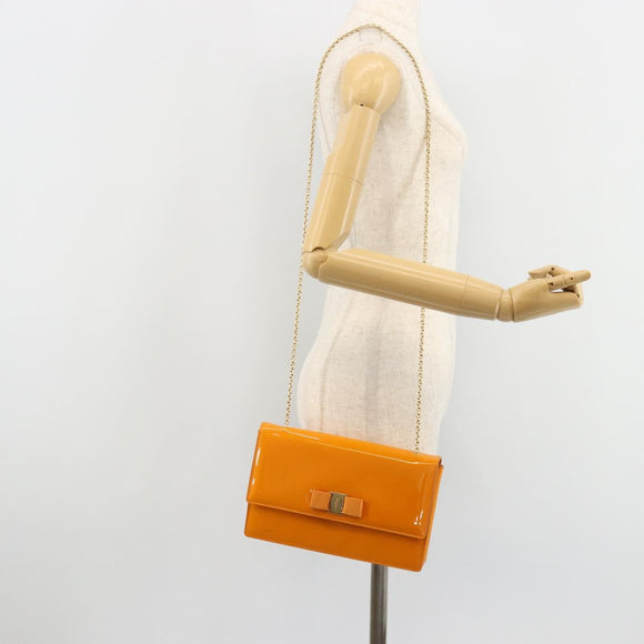 Salvatore Ferragamo Vala Schultertasche Lackleder Orange Gold Auth ka4654A