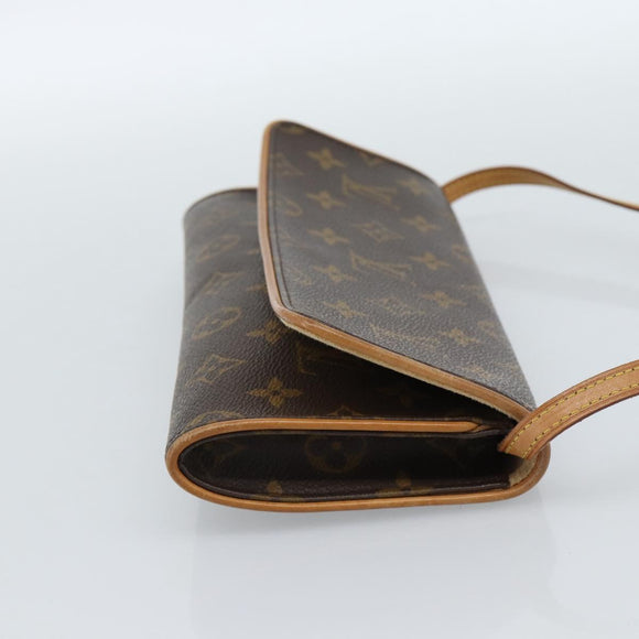 LOUIS VUITTON Monogram Pochette Twin GM Shoulder Bag M51852 LV Auth ka4656A