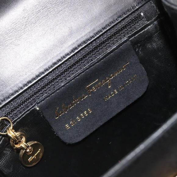 Salvatore Ferragamo Gancini Shoulder Bag Harako leather Black Gold Auth ka4773A