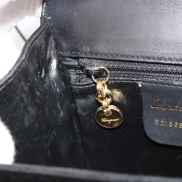 Salvatore Ferragamo Gancini Shoulder Bag Harako leather Black Gold Auth ka4773A