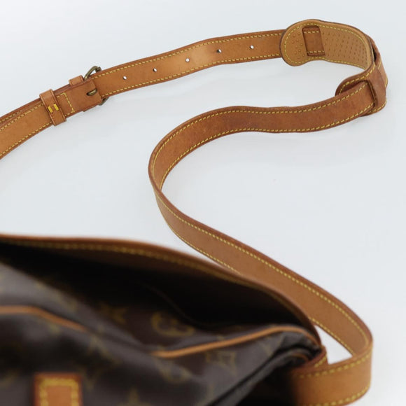 LOUIS VUITTON Monogram Saumur 35 Shoulder Bag M42254 LV Auth ka4885