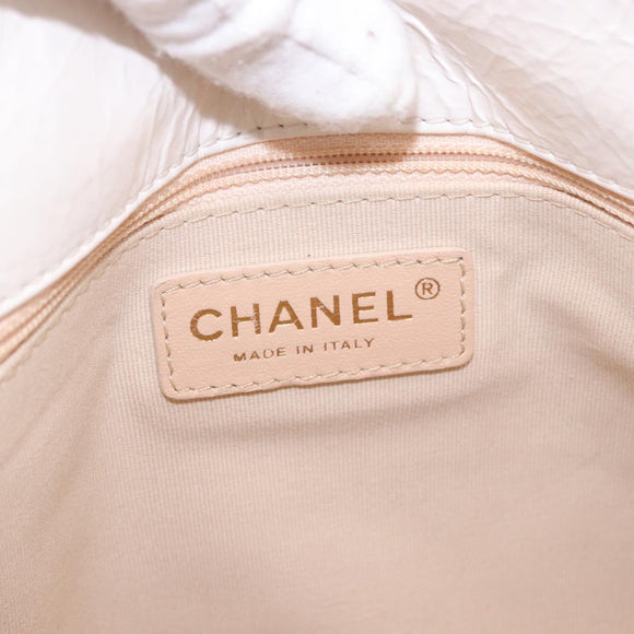 CHANEL Matelasse Chain Shoulder Bag Patent leather White Gold CC Auth ka4897SAM